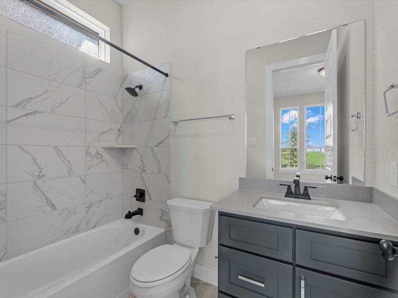 Furnished interior view inside a new home in Sienna 80′, Missouri City (Image 10).