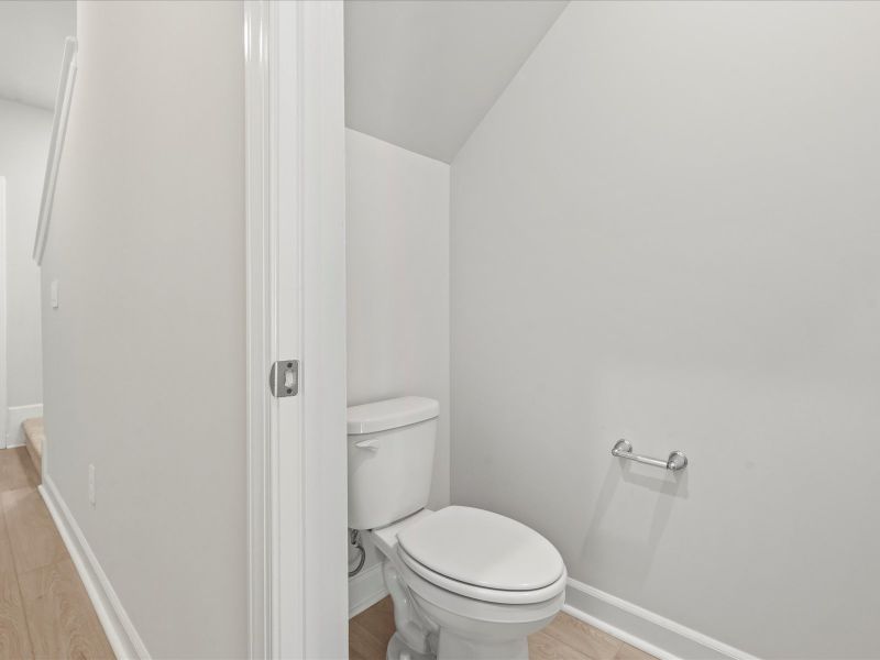 Welcome to the Lennon floorplan at Creek Ridge - Heritage Collection.