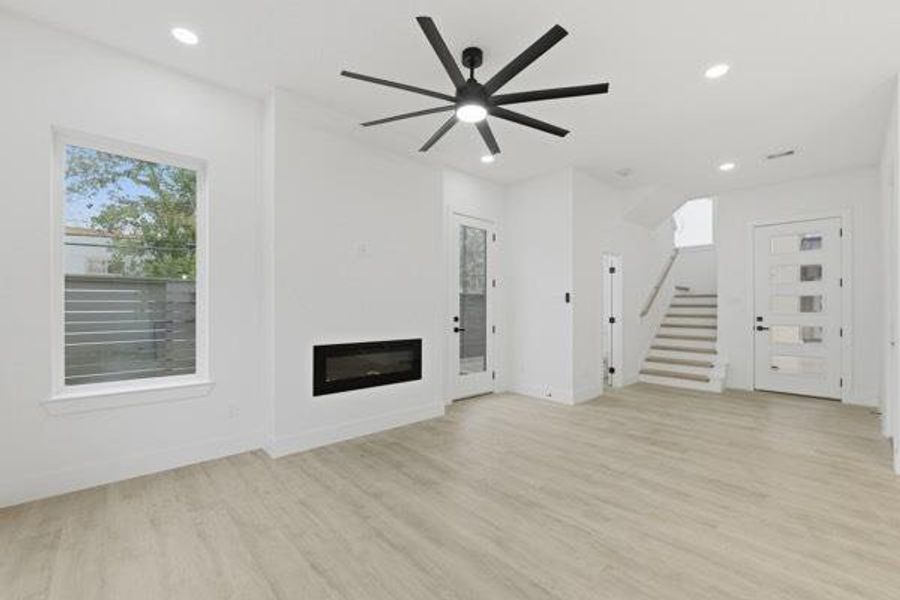 Spacious, unfurnished interior of a new home in , Houston (Image 23).