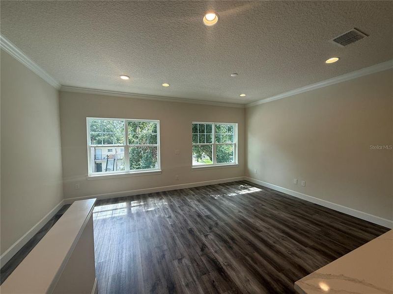 Spacious, unfurnished interior of a new home in , Tampa (Image 29).