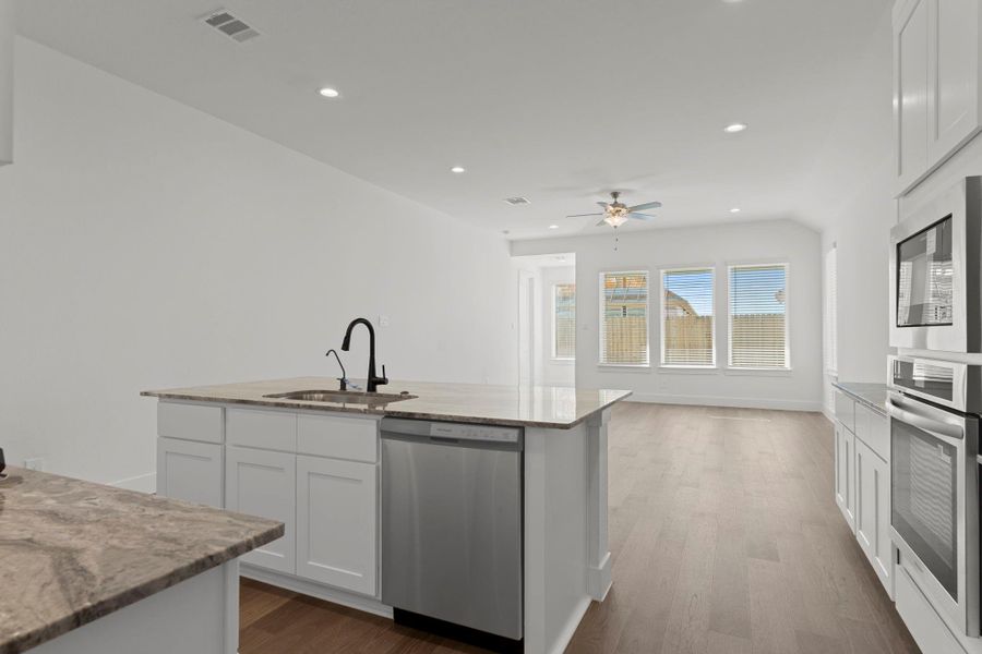 Furnished interior view inside a new home in Westland Ranch 60' Homesites, League City (Image 10). Furnished interior view inside a new home in Westland Ranch 60' Homesites, League City (Image 10).