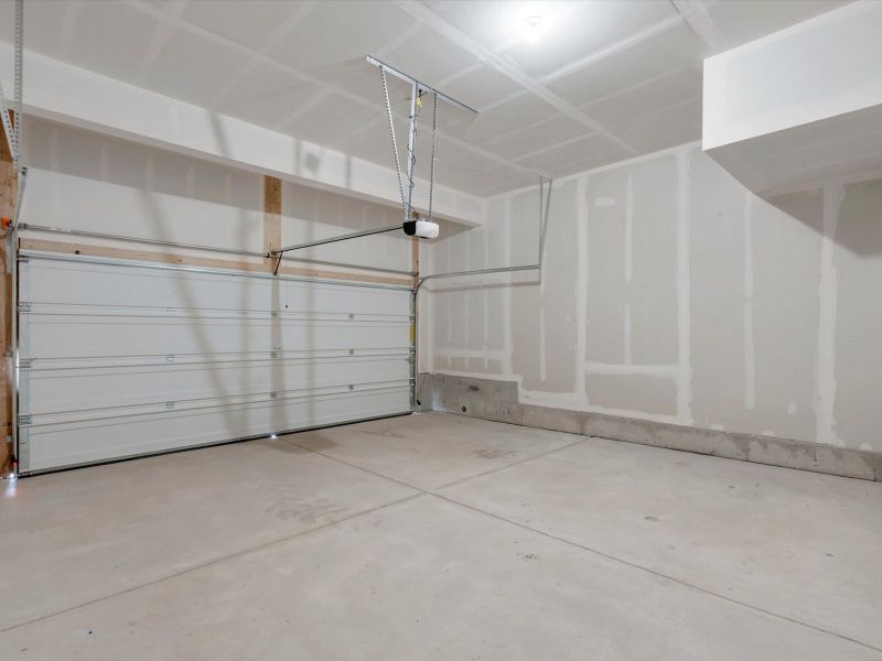 Spacious, unfurnished interior of a new home in Paint Brush Hills, Peyton (Image 11).