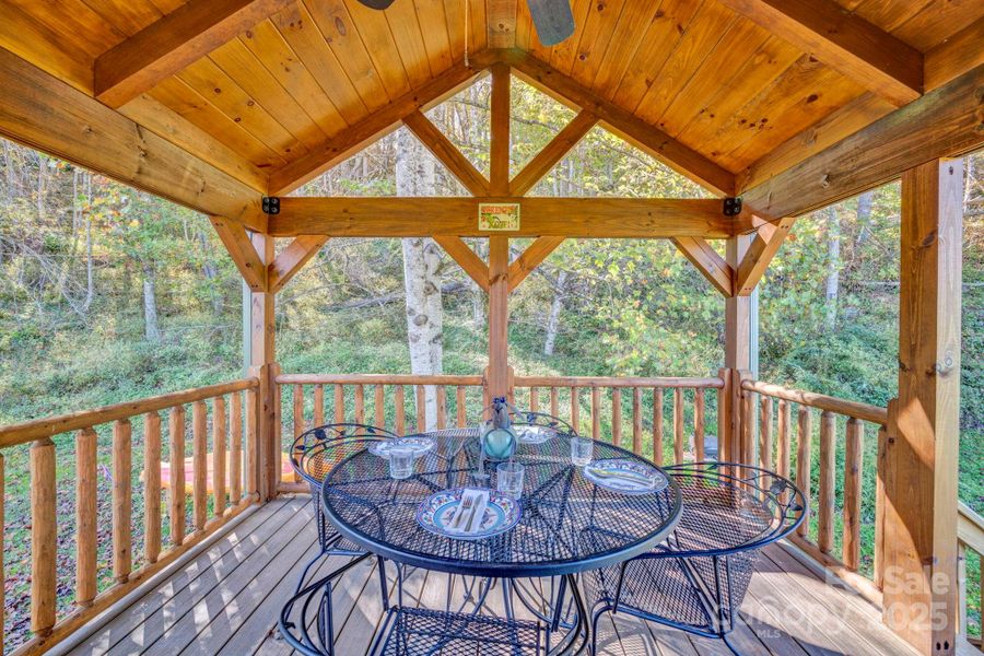 Porch with ceiling fan