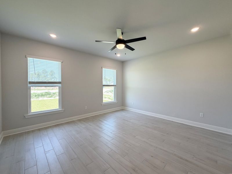 Spacious, unfurnished interior of a new home in Natureview, Freeport (Image 10).