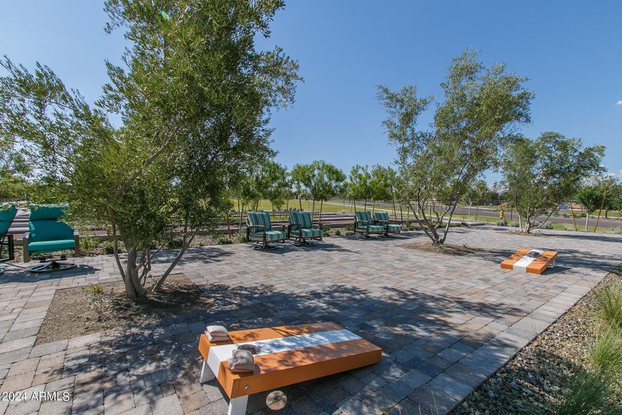 F4) BEAN BAG TOSS