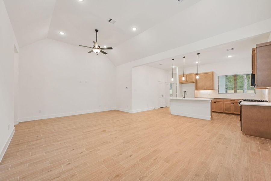 Spacious, unfurnished interior of a new home in Kresston, Montgomery (Image 16). Spacious, unfurnished interior of a new home in Kresston, Montgomery (Image 16).