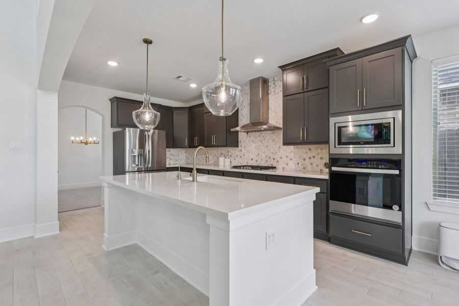 Kitchen refrigerator is included