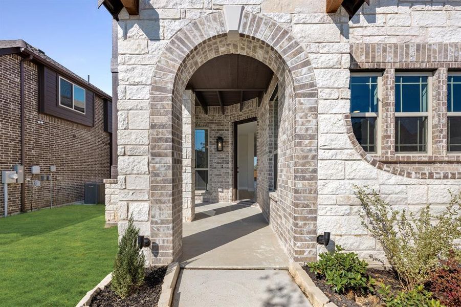 Exterior details and patio area of a home in Sunset Ridge, Alvarado (Image 3). Exterior details and patio area of a home in Sunset Ridge, Alvarado (Image 3).