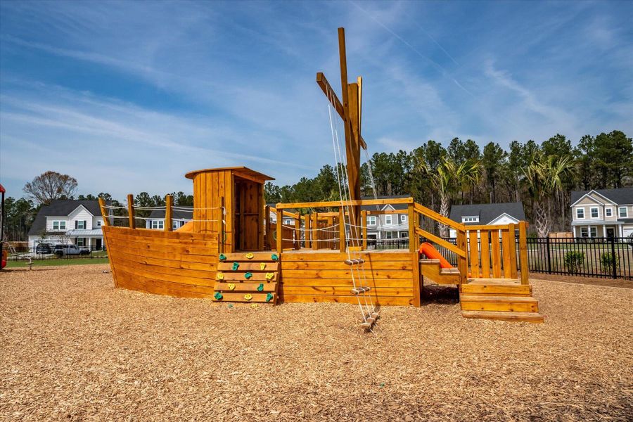 Community amenities in Sweetgrass at Summers Corner, Summerville (Image 59).
