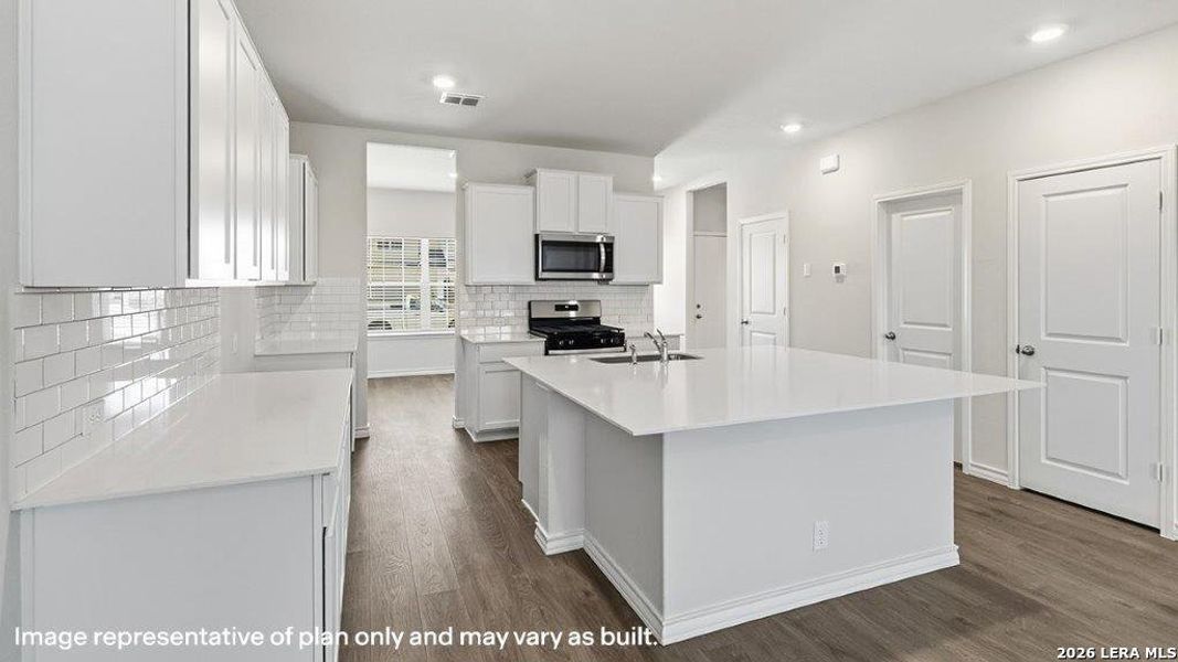 Furnished interior view inside a new home in Steele Creek, Cibolo (Image 10).