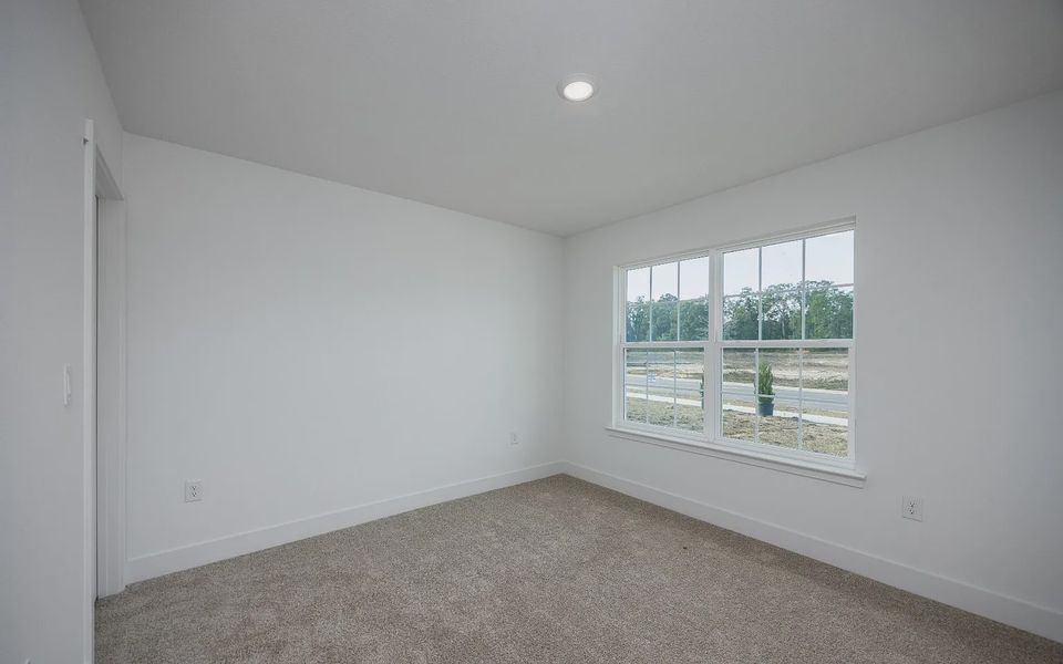 Spacious, unfurnished interior of a new home in Kirkland Farms, Alachua (Image 21).