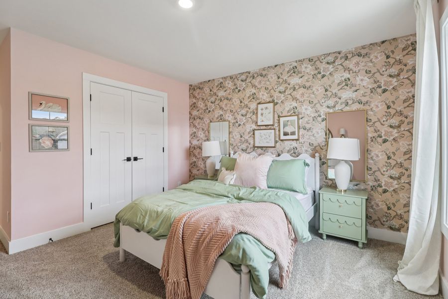 Representative furnished interior of a home built from the Bradley II by Great Southern Homes in Sedona, Greenville (Image 94).