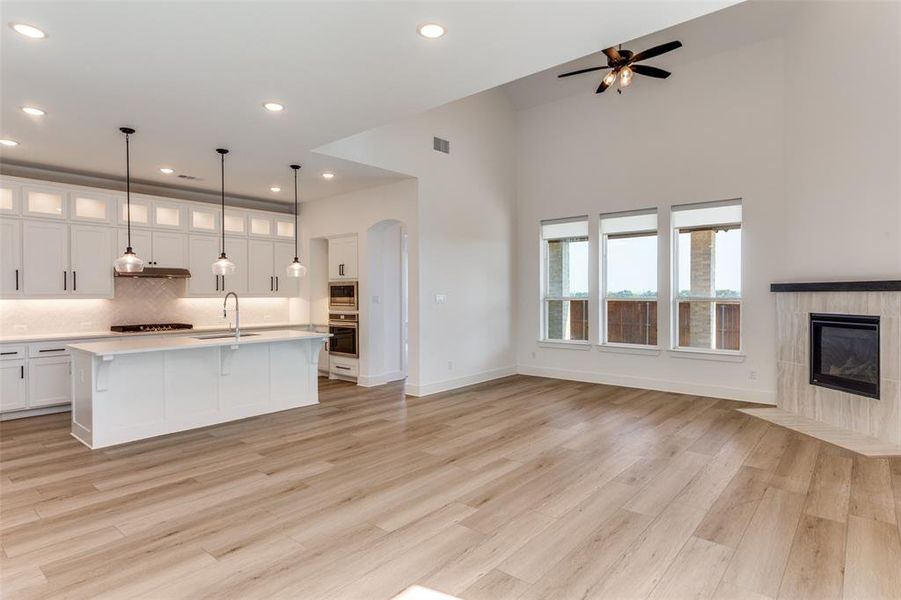 Spacious, unfurnished interior of a new home in , Mansfield (Image 21).