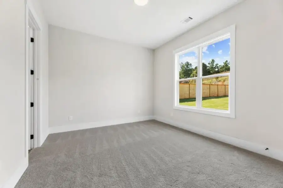 Spacious, unfurnished interior of a new home in Hillshire, Cumming (Image 19).