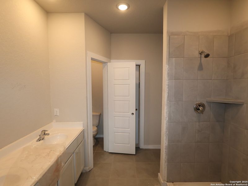 Furnished interior view inside a new home in Winding Brook, San Antonio (Image 16). Furnished interior view inside a new home in Winding Brook, San Antonio (Image 16).