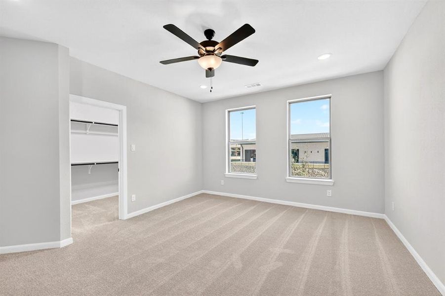 Spacious, unfurnished interior of a new home in Hillside at Las Colinas, Irving (Image 19).