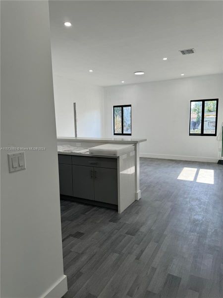 Kitchen/ Dining Area