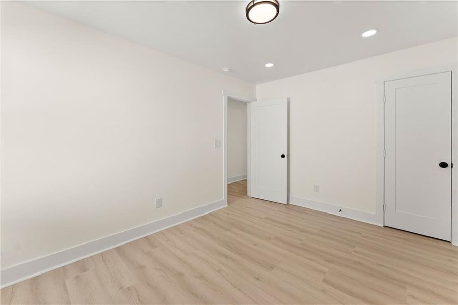Spacious, unfurnished interior of a new home in , Clarkesville (Image 40).