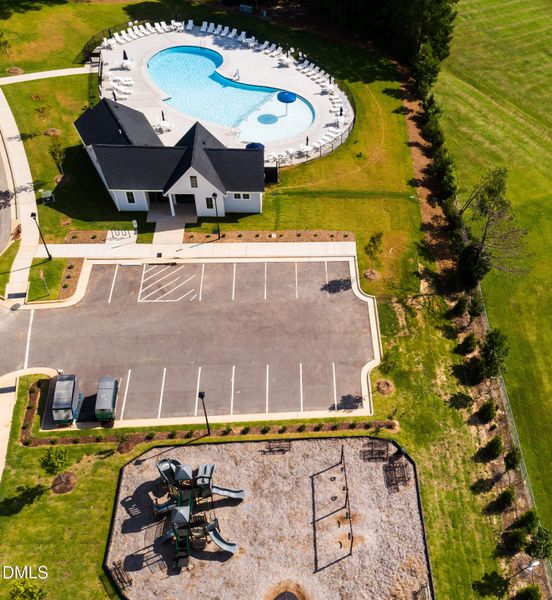 RDU_PowellTH_Amenities_Poolandplayground