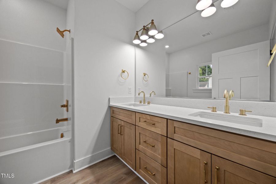 21-web-or-mls-IMG_5993 21-web-or-mls-IMG_5993