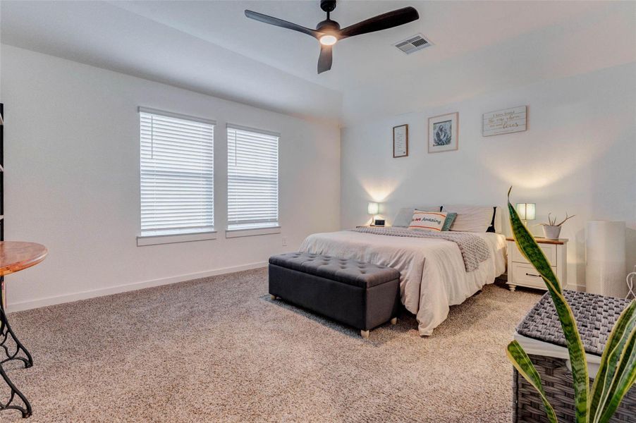Furnished interior view inside a new home in Tamarron, Fulshear (Image 18). Furnished interior view inside a new home in Tamarron, Fulshear (Image 18).