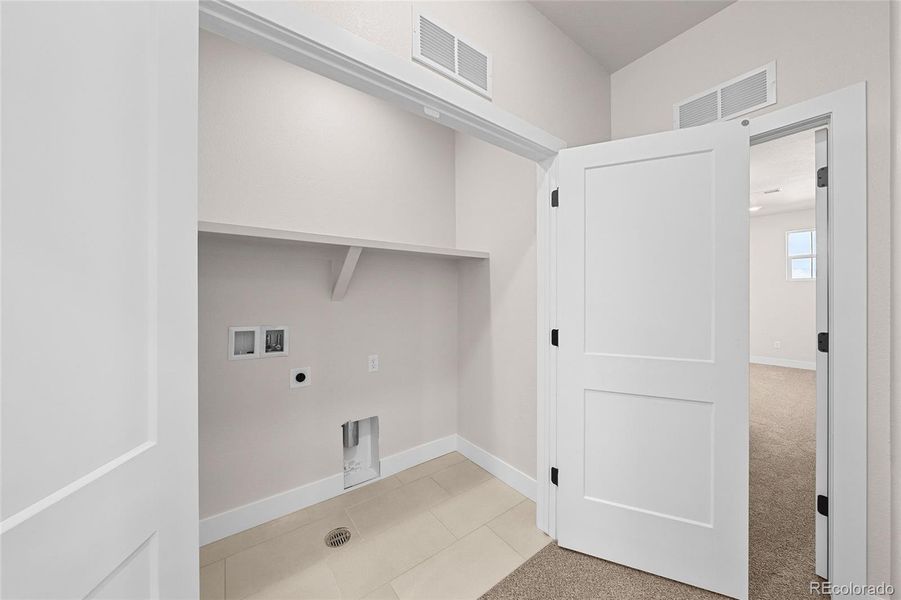 Spacious, unfurnished interior of a new home in Duet at Sterling Ranch, Littleton (Image 20).