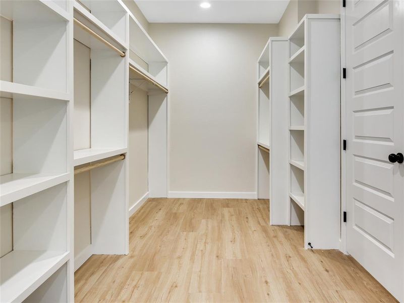 Expansion walk-in closet