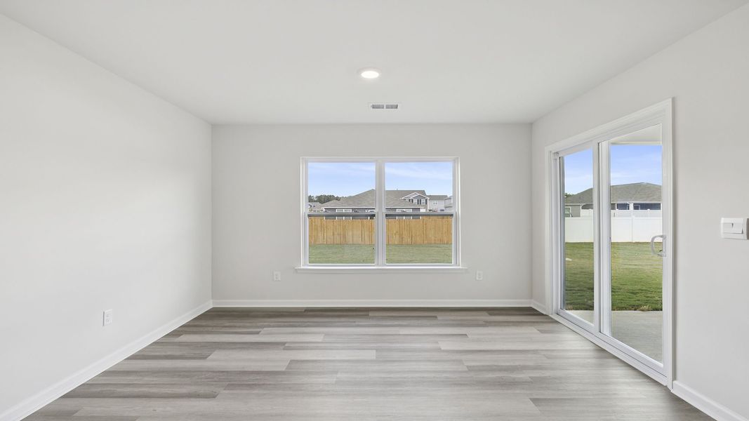 Spacious, unfurnished interior of a new home in Cascade Point, Seneca (Image 23).