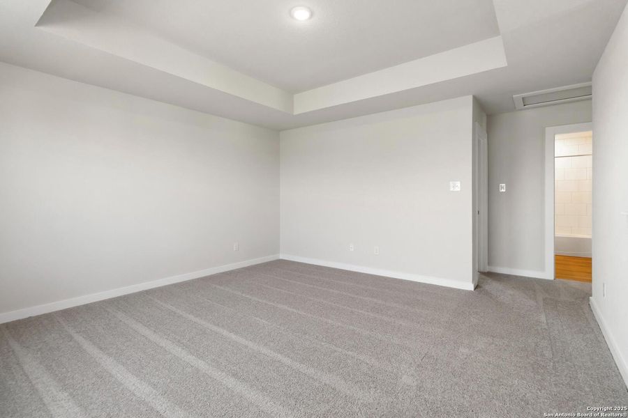 Spacious, unfurnished interior of a new home in Willow Point, San Antonio (Image 14). Spacious, unfurnished interior of a new home in Willow Point, San Antonio (Image 14).