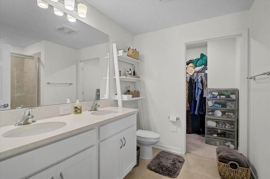 Furnished interior view inside a new home in , Sarasota (Image 17).