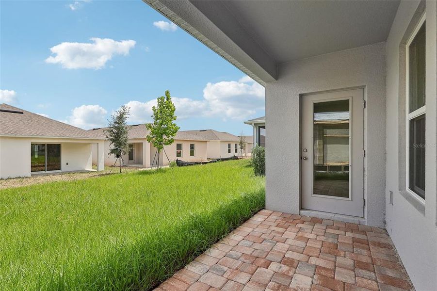 Exterior details and patio area of a home in Hamilton Bluff, Haines City (Image 3).