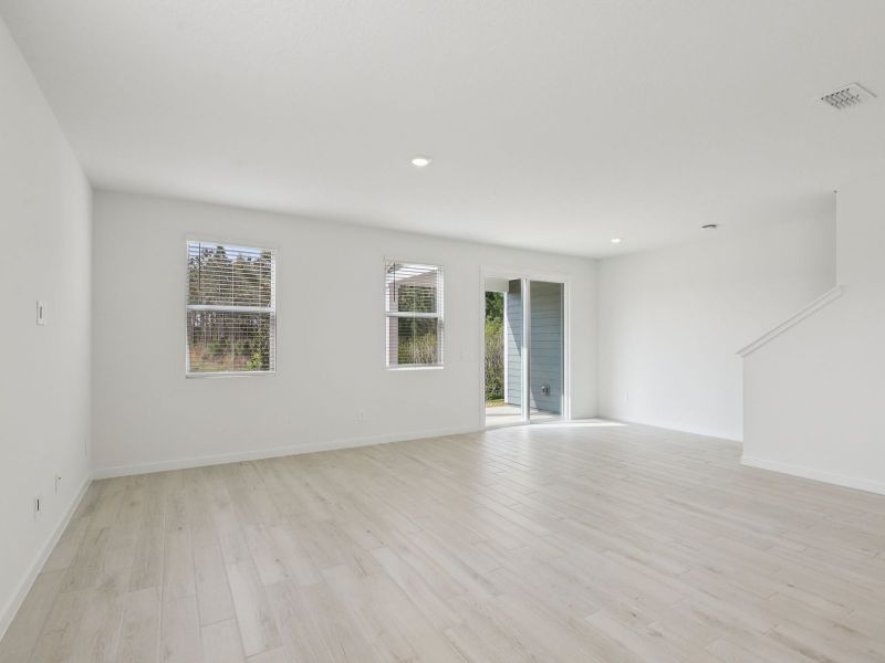 Spacious, unfurnished interior of a new home in Parkside at Shearwater, St. Augustine (Image 8).