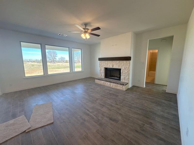 Spacious, unfurnished interior of a new home in Fairview Meadows, New Fairview (Image 8).