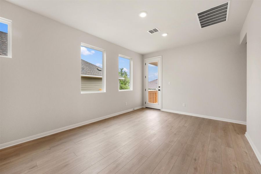 Spacious, unfurnished interior of a new home in Cannon Ranch, Dripping Springs (Image 25).
