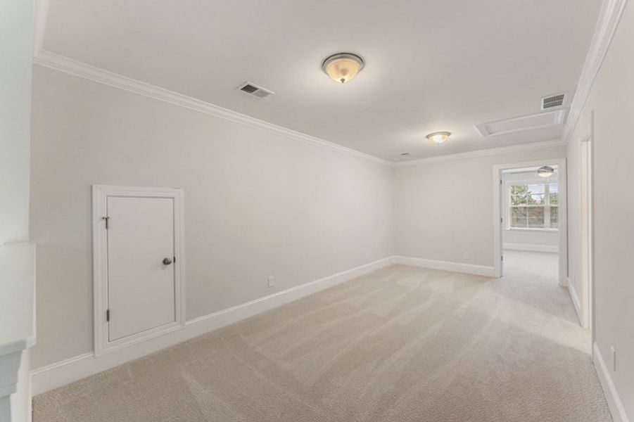 Spacious, unfurnished interior of a new home in Taylor Oaks, Greenville (Image 28).