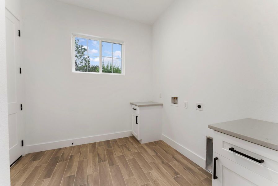 Spacious, unfurnished interior of a new home in , Montgomery (Image 33).
