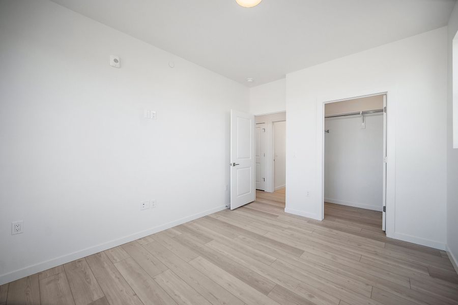 Spacious, unfurnished interior of a new home in Lyric at RidgeGate Condos, Lone Tree (Image 14). Spacious, unfurnished interior of a new home in Lyric at RidgeGate Condos, Lone Tree (Image 14).