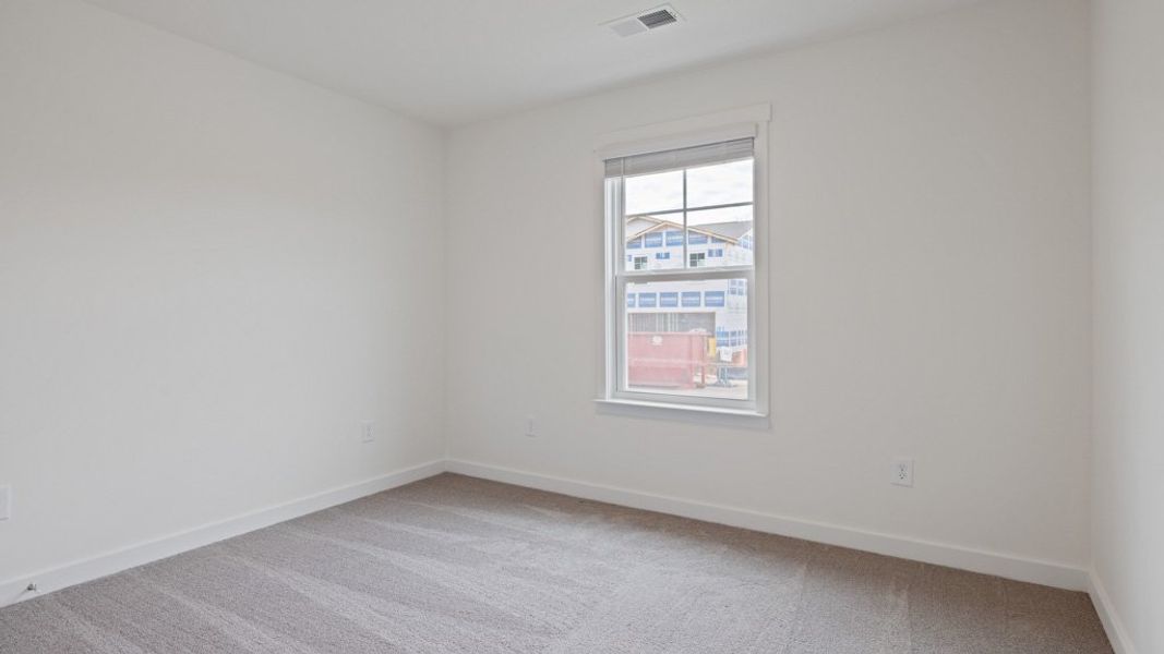 Spacious, unfurnished interior of a new home in Emory Creek, Harriman (Image 12).