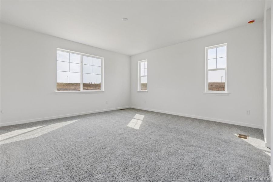 Spacious, unfurnished interior of a new home in Independence, Elizabeth (Image 20).