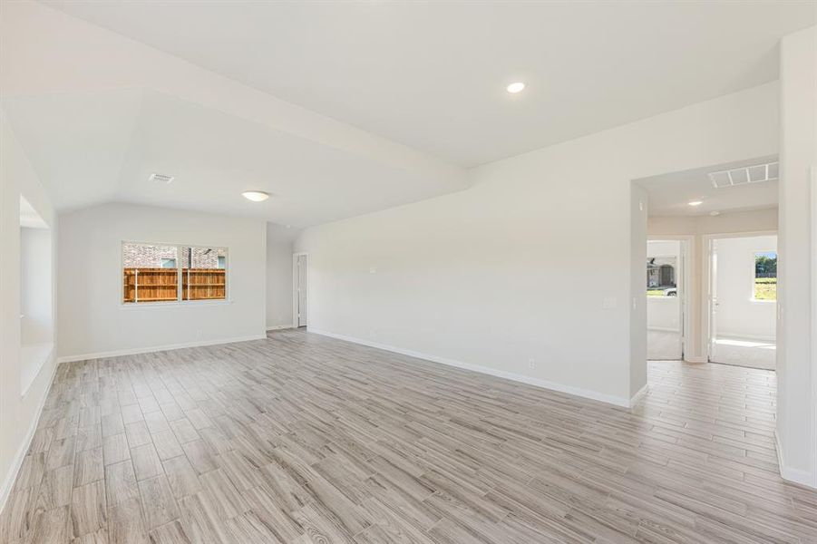 Spacious, unfurnished interior of a new home in Bear Creek Elements, Lavon (Image 22).