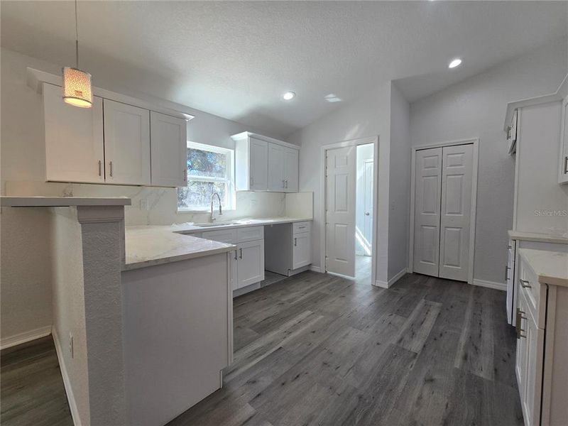 Furnished interior view inside a new home in , Ocklawaha (Image 6).
