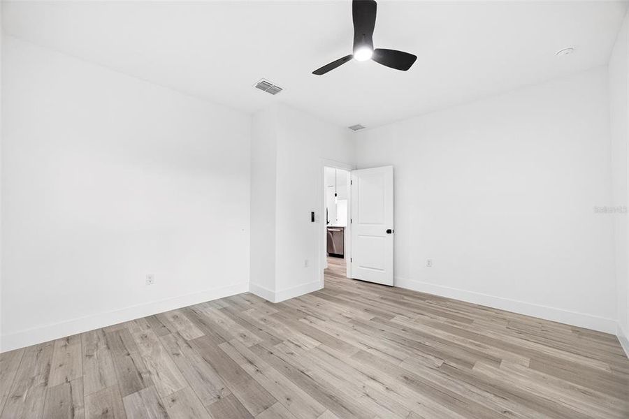 Spacious, unfurnished interior of a new home in , North Port (Image 17).