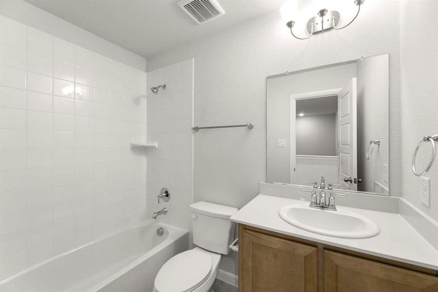 18-451-sweet-spring-lavon-tx-secondary-bathroom