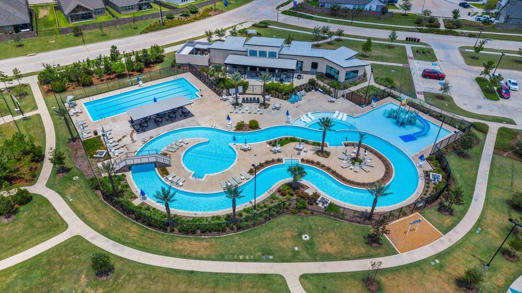 Pool and lazy river
