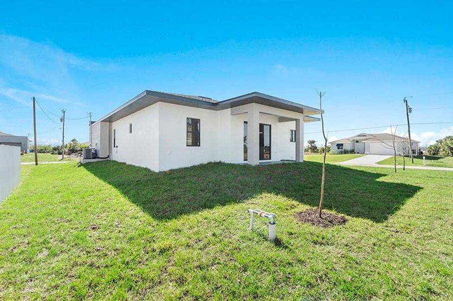 Exterior details and patio area of a home in , Cape Coral (Image 25).