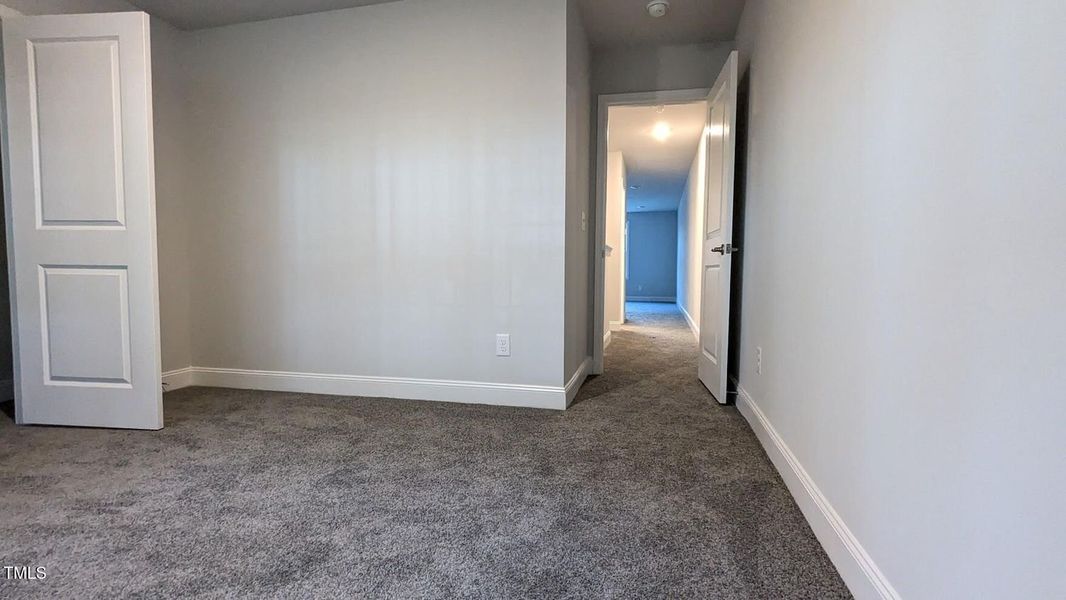 Spacious, unfurnished interior of a new home in Harvest Creek, Nashville (Image 25).