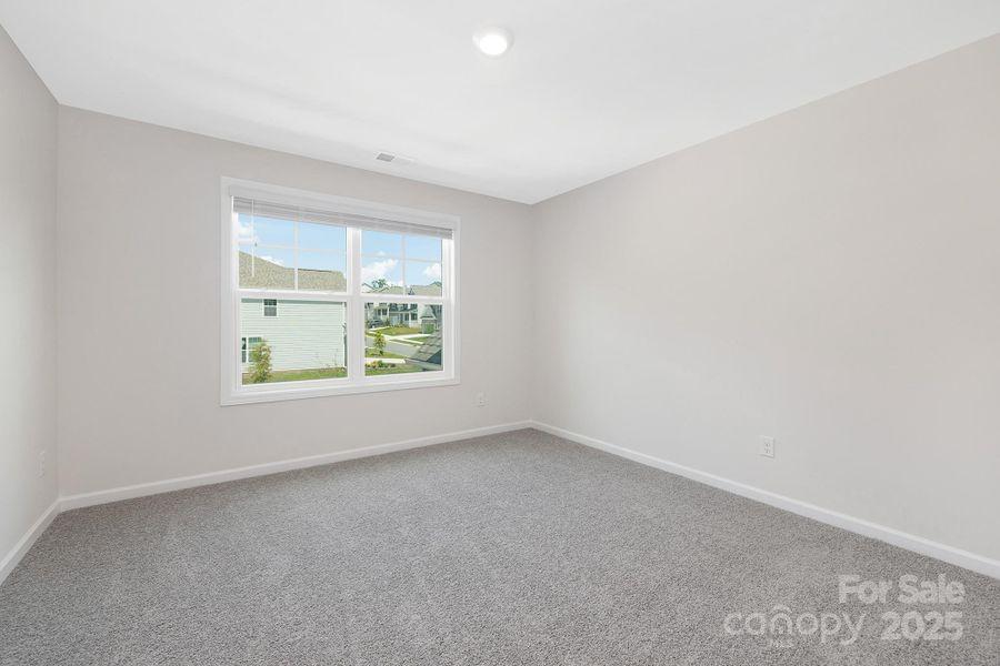 Spacious, unfurnished interior of a new home in Sylvan Creek, Denver (Image 18).