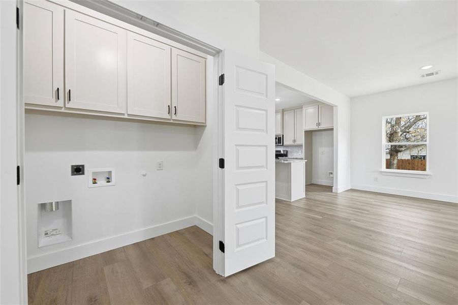 Spacious, unfurnished interior of a new home in , Fort Worth (Image 26).