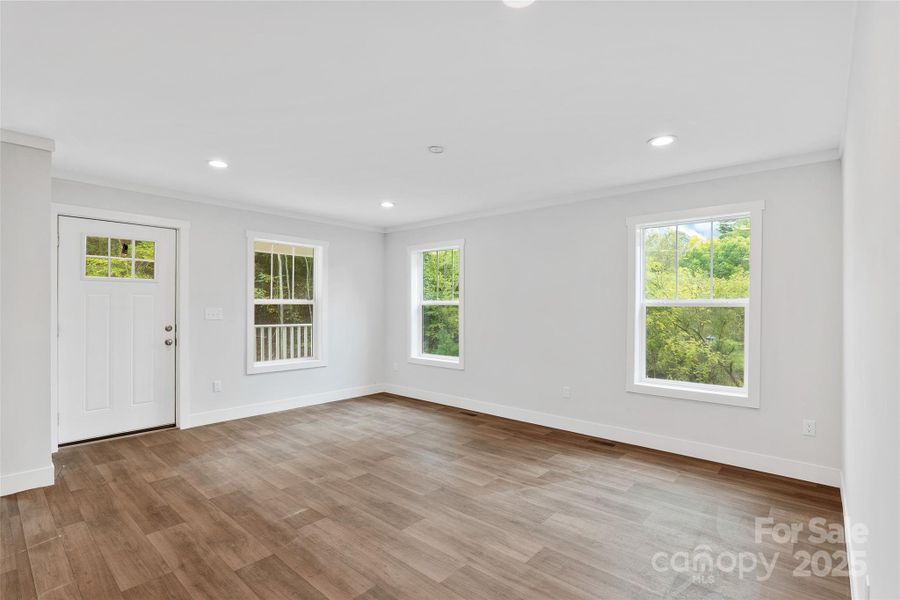 Spacious, unfurnished interior of a new home in , Burnsville (Image 28).