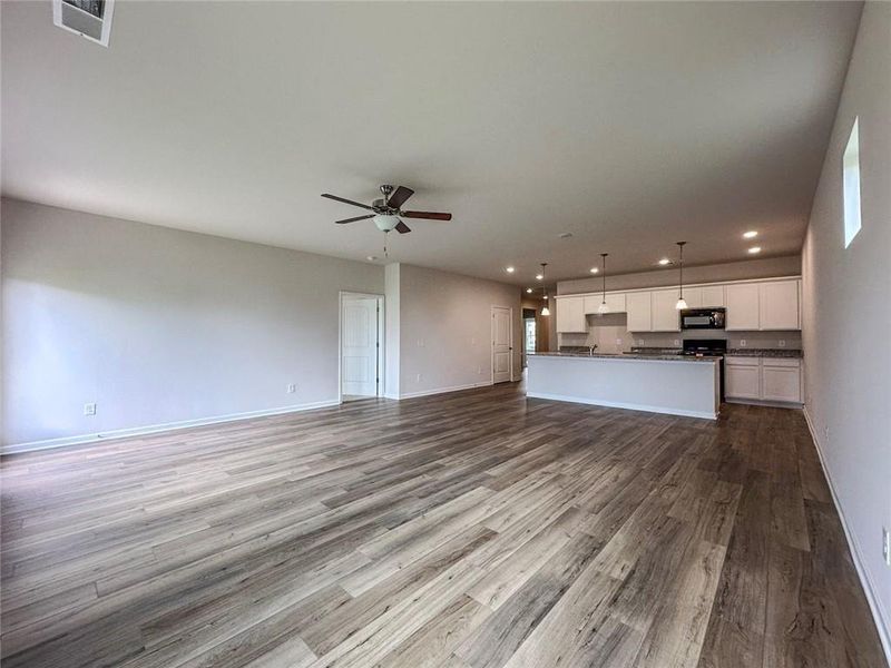 Spacious, unfurnished interior of a new home in Glen at Cave Springs, Douglasville (Image 21).